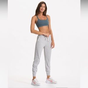 Brand NEW Vuori Performance Jogger Long